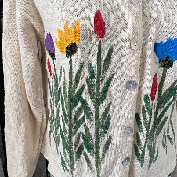 Vintage button front cardigan with painted floral design by Victoria - Picture 2 of 10